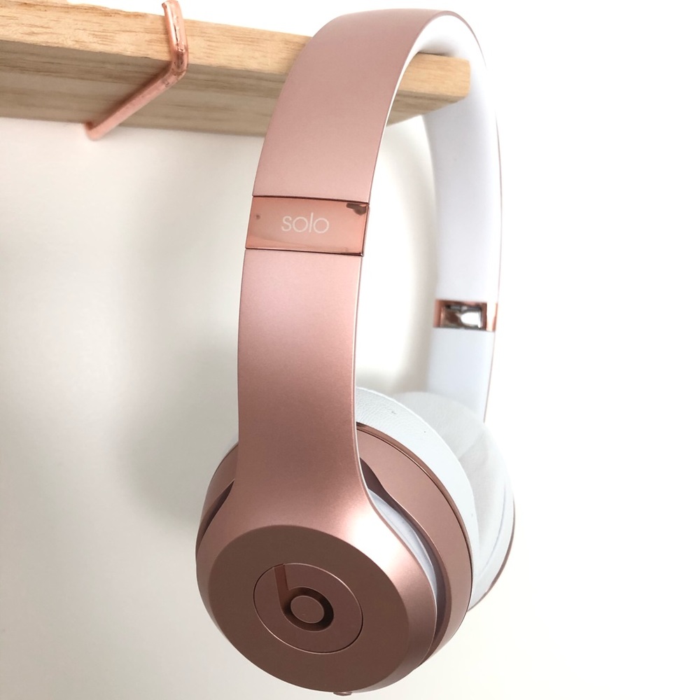 Beats Solo by Dr Dre Rose Gold Wireless